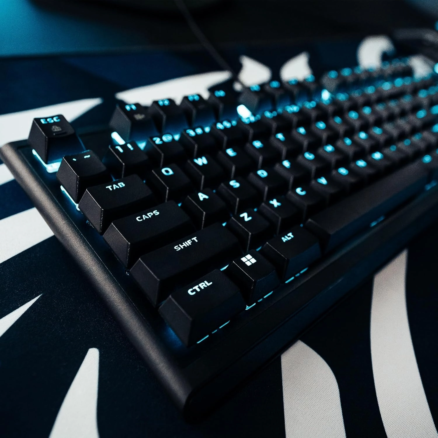 Alienware Low-Profile RGB Gaming Keyboard AW510K, AlienFx Per Key RGB LED Color Backlighting, Media CONTROLS & USB Passthrough, Cherry MX Low Profile Red Switches