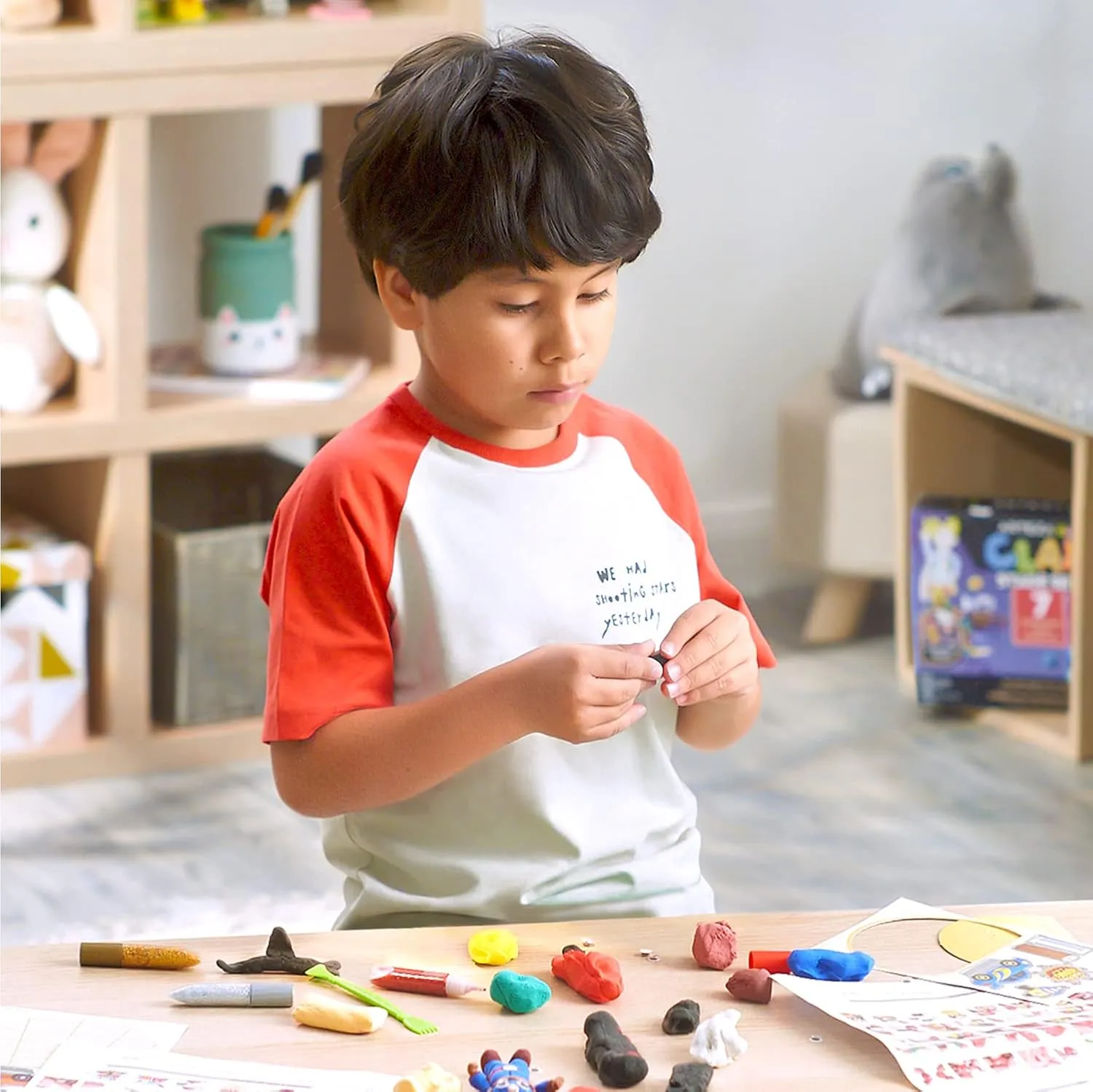 Arteza Kids Air Dry Clay, 42 Bars, Superhero Stage Modeling Clay Kit, 14 Mini-Stages, 14 Googly Eyes, 3 Glitter Glues, 1 Craft Tool, 7 Instruction Sheets, Craft Supplies for Learning and Developing