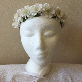 Extra Small Wreath - White fluffy flowers  