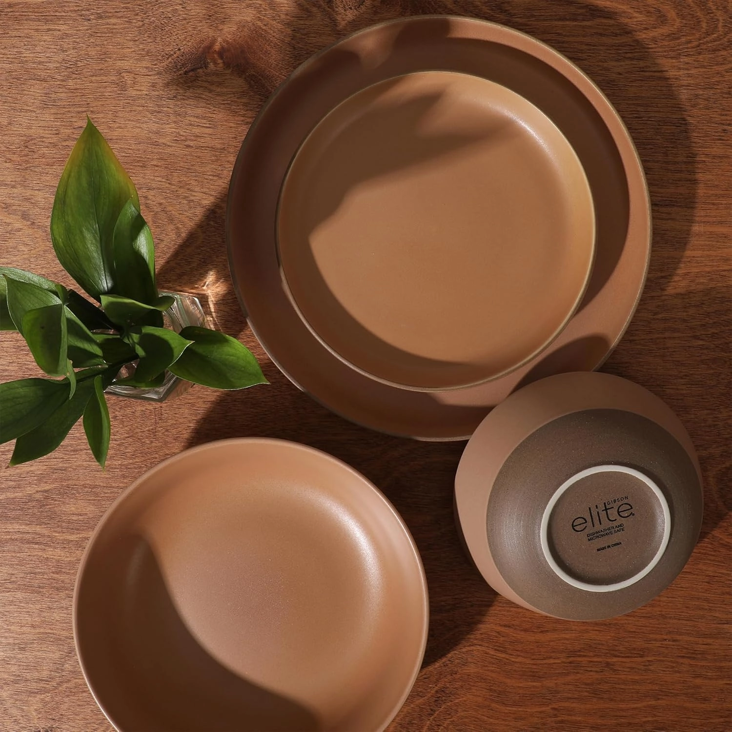 Gibson Elite Laguna Bliss 16 Piece Stoneware Reactive Glaze (Service for 4) Ceramic Plates and Bowls Dinnerware Set - Matte Clay W/Terracotta Bottom