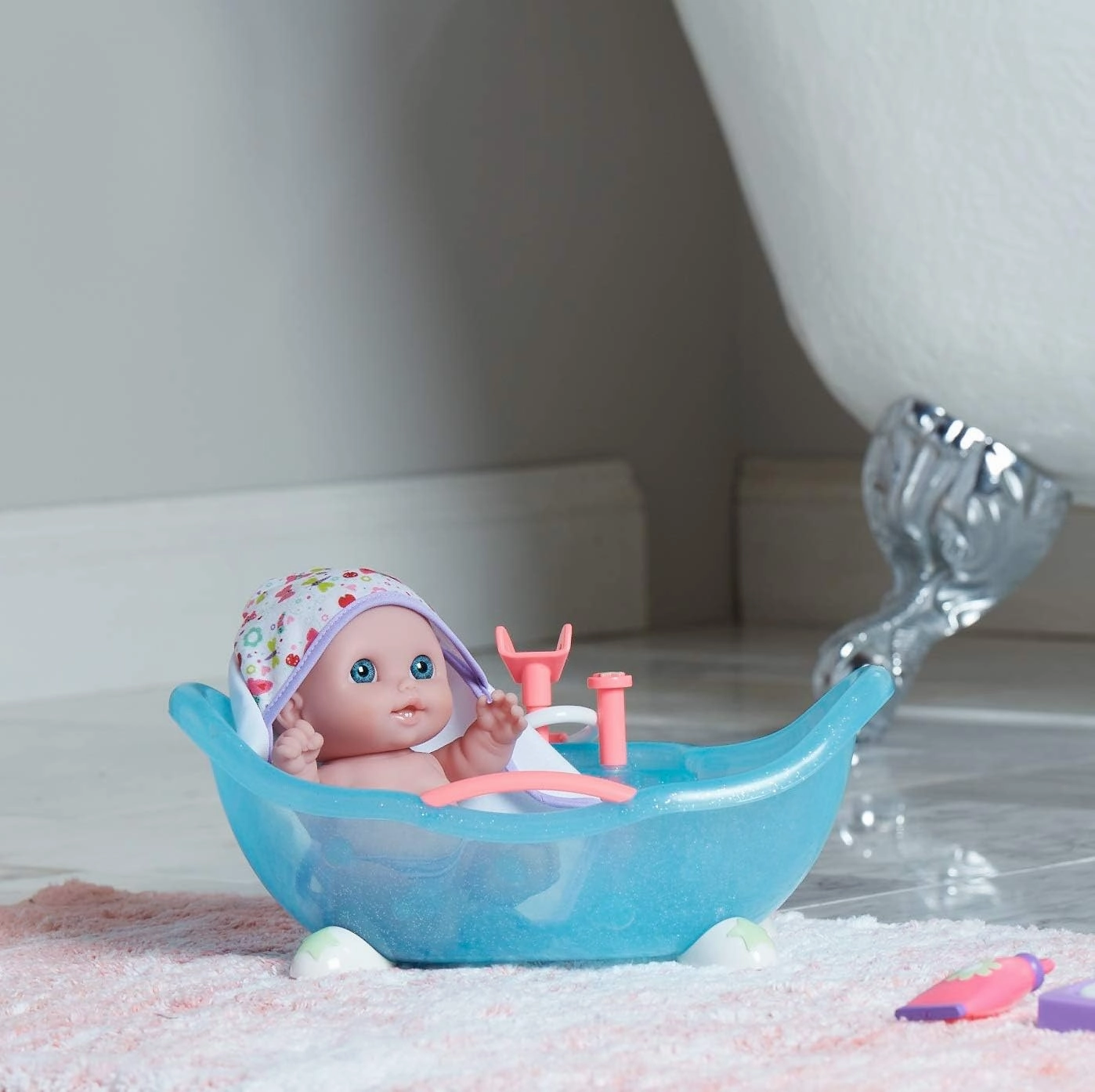 JC Toys Lil Cutesies 8.5" All Vinyl Doll and Real Working Bath Set | Posable and Washable | Removable Outfit | Bath with Play Accessories Ages 2  , Blue