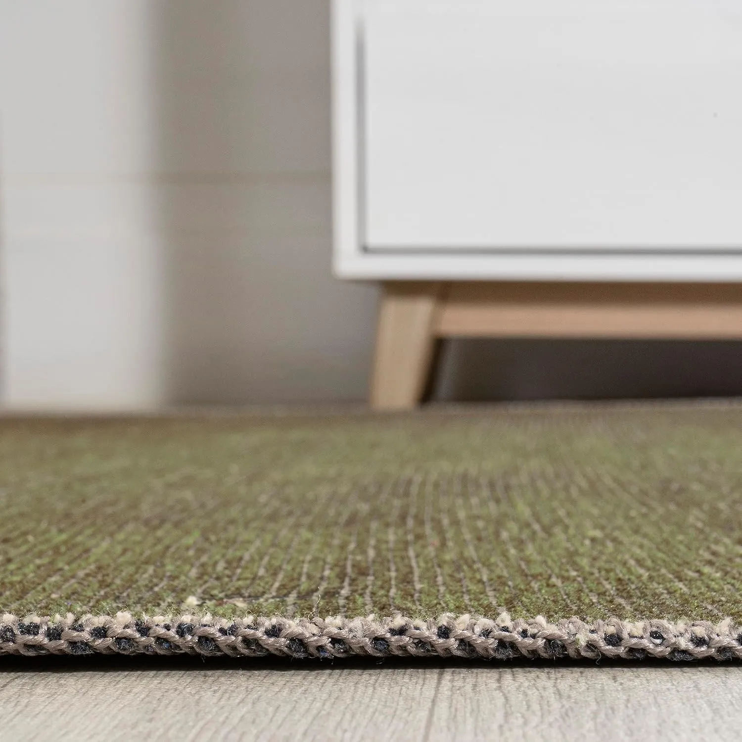 JONATHAN Y WSH113B-28 Cirkel Minimalist Geometric Dot Machine-Washable Indoor Runner-Rug, Scandinavian, Modern, Bohemian Easy-Washing,Bedroom,Kitchen,Living Room,Non Shedding, Green/Cream, 2 X 8