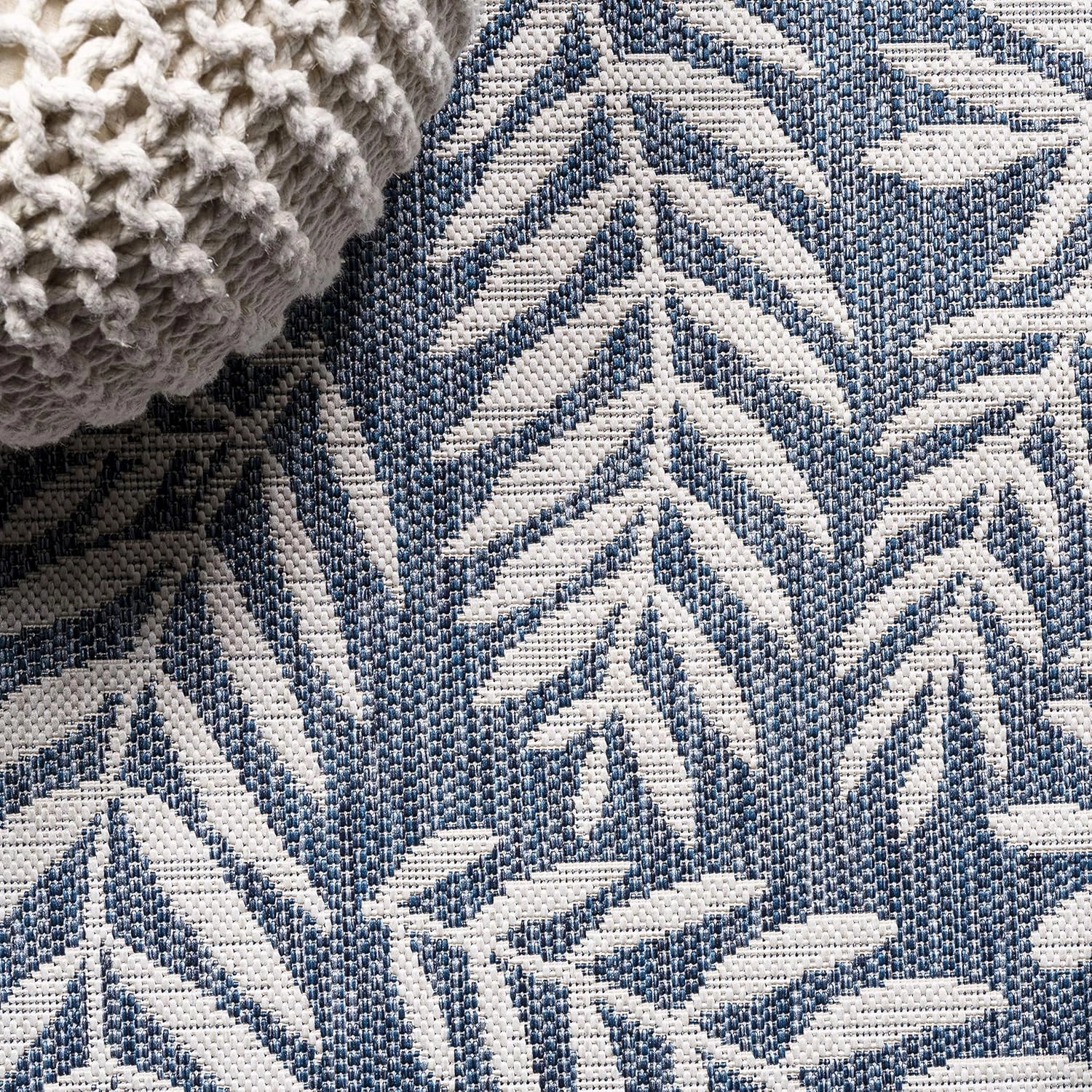 JONATHAN Y SMB119B-210 Nevis Palm Frond Indoor Outdoor Runner Rug Coastal Floral Easy-Cleaning Bedroom Kitchen Backyard Patio Non Shedding, 2 X 10, Navy/Ivory