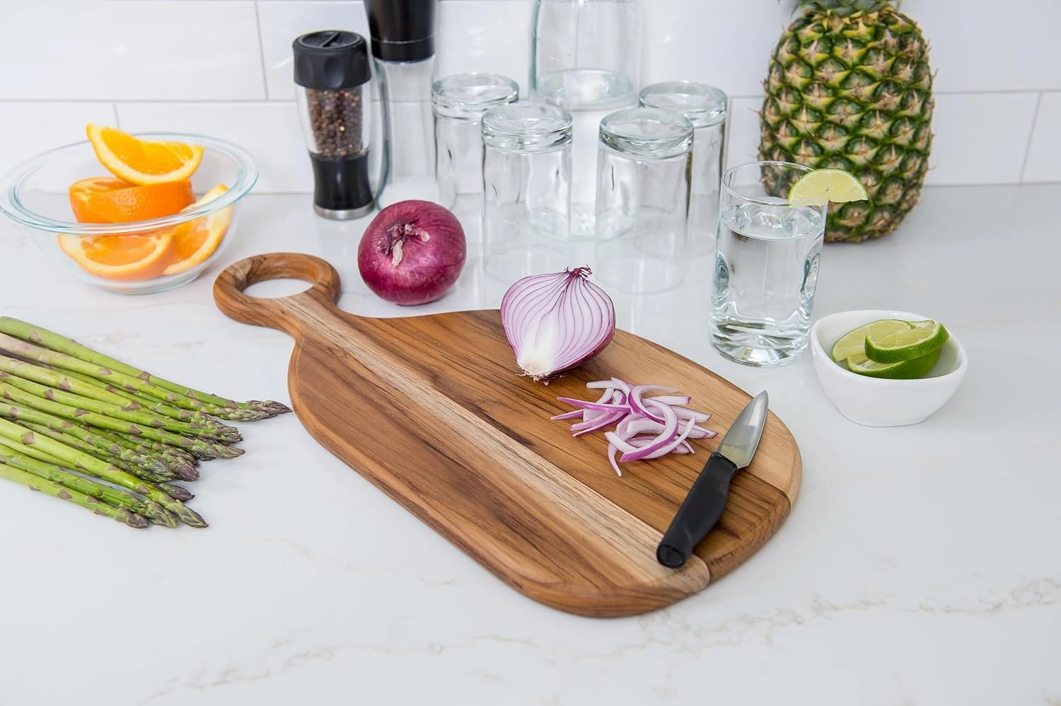 Lipper International Teak Wood Paddle Board for Cutting and Serving Hors D’oeuvres, Cheeses, Meats or Snacks, Oblong, 18 1/8" x 8 7/8" x 3/4"
