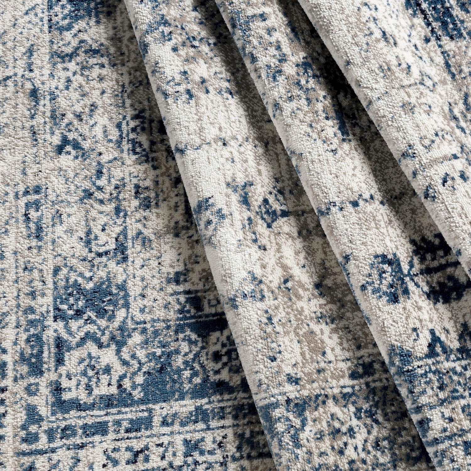Livabliss Desta Vintage Oriental Runner Area Rug,2'7" x 7'3",Blue/White