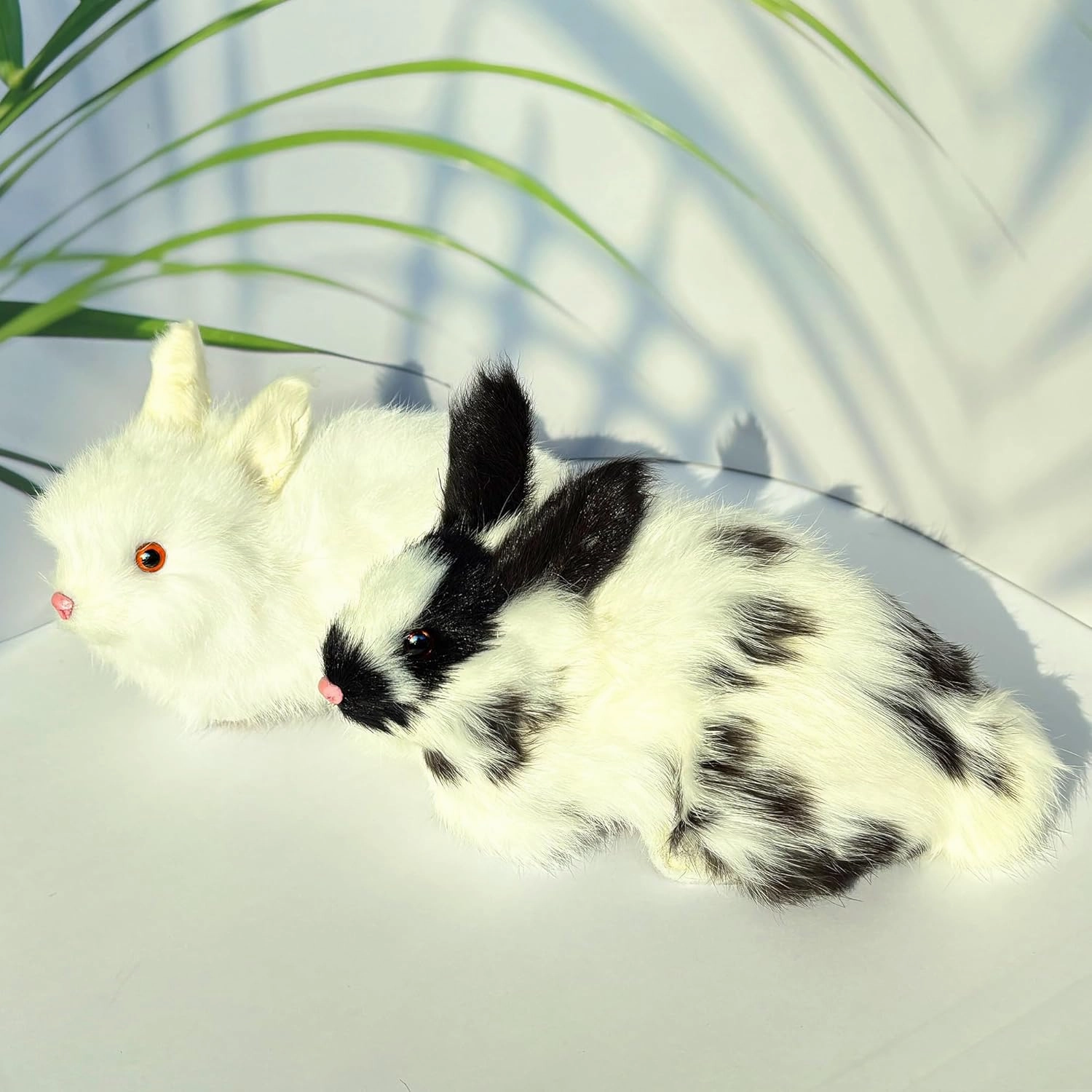 Pack of 2 Realistic Furry White Panda Rabbits Figurines Simulation Farm Animal Models Home Decoration Lifelike Easter Bunnies Statue Photography Props Spring (White Black&White)
