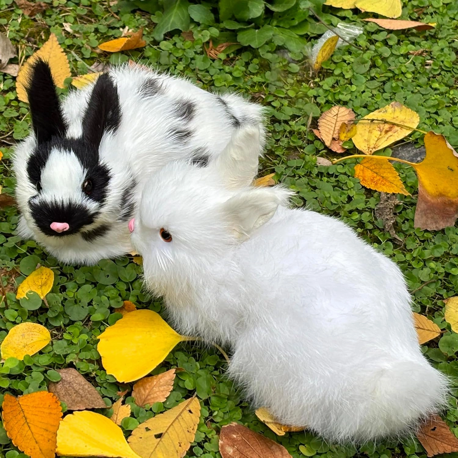 Pack of 2 Realistic Furry White Panda Rabbits Figurines Simulation Farm Animal Models Home Decoration Lifelike Easter Bunnies Statue Photography Props Spring (White Black&White)