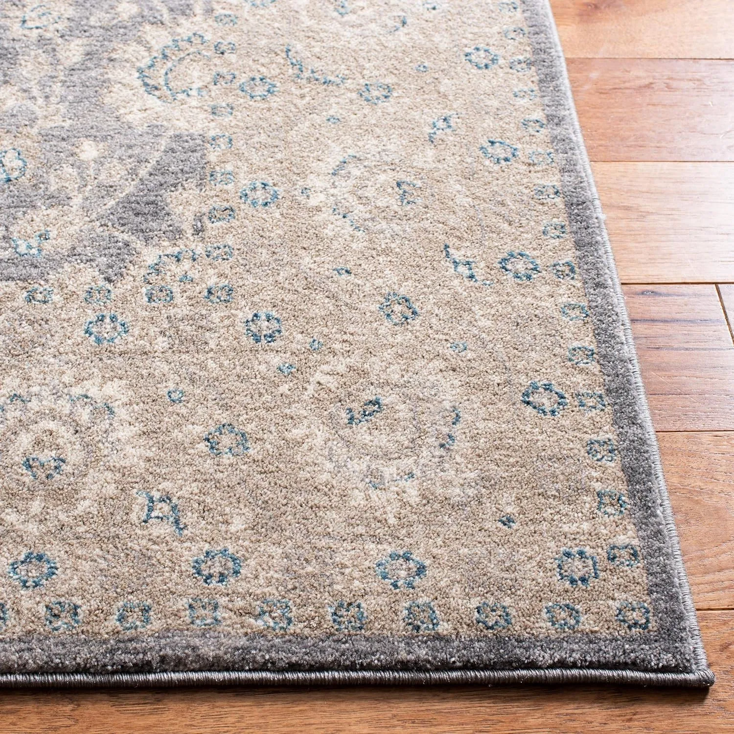 SAFAVIEH Sofia Collection Area Rug - 9' x 12', Light Grey & Beige, Vintage Oriental Distressed Design, Non-Shedding & Easy Care, Ideal for High Traffic Areas in Living Room, Bedroom (SOF330B)