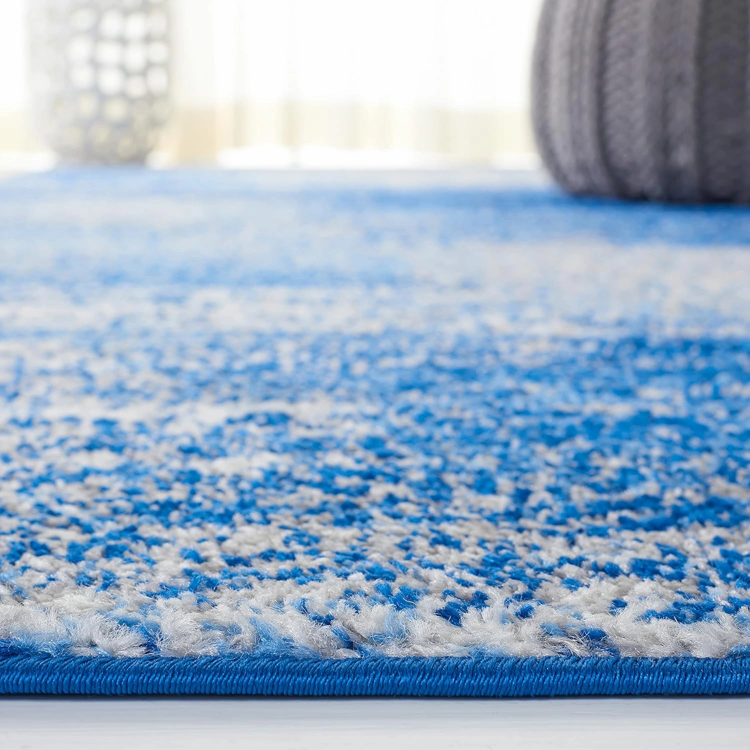 SAFAVIEH Area Rug 8x10 - Adirondack Collection - Large - Silver & Blue, Modern Abstract Design, Non-Shedding & Easy Cleaning, Ideal for Living Room, Bedroom, Office, Dining Space (ADR112F)