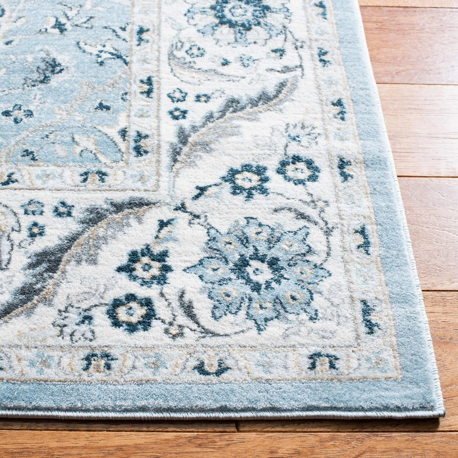 SAFAVIEH Area Rug 8x10 - Isabella Collection - Large - Light Blue & Cream, Oriental Design, Non-Shedding & Easy Cleaning, Ideal for Living Room, Bedroom, Office, Dining Space (ISA912M)