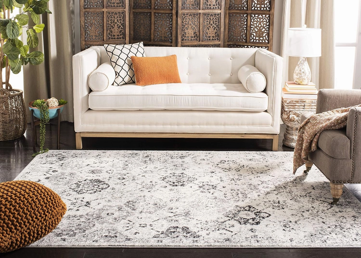 SAFAVIEH Area Rug 8x10 - Madison Collection - Large - Silver & Grey, Boho Chic Distressed Design, Non-Shedding & Easy Cleaning, Ideal for Living Room, Bedroom, Office, Dining Space (MAD611G)