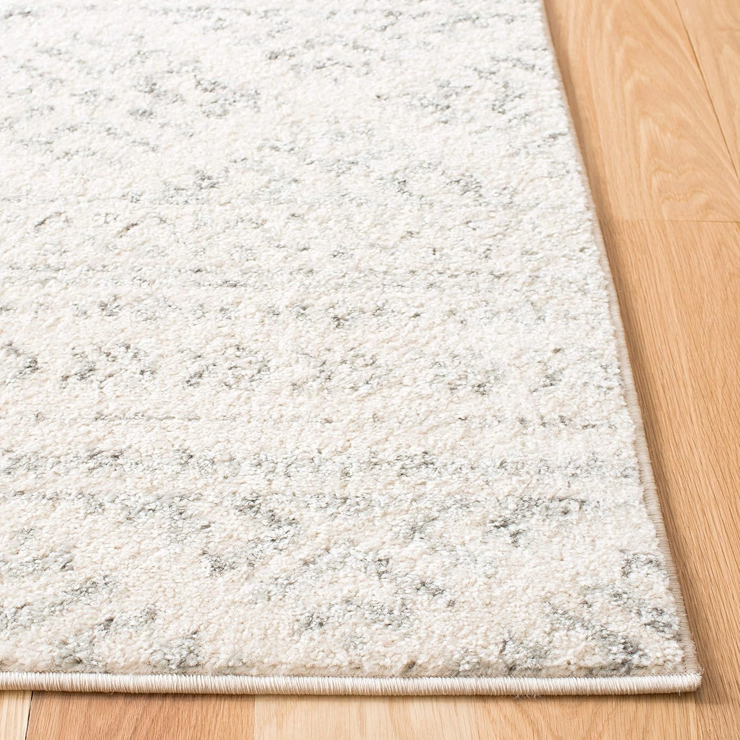 SAFAVIEH Area Rug 8x10 - Tulum Collection - Large - Ivory & Grey, Moroccan Boho Tribal Design, Non-Shedding & Easy Cleaning, Ideal for Living Room, Bedroom, Office, Dining Space (TUL272A)
