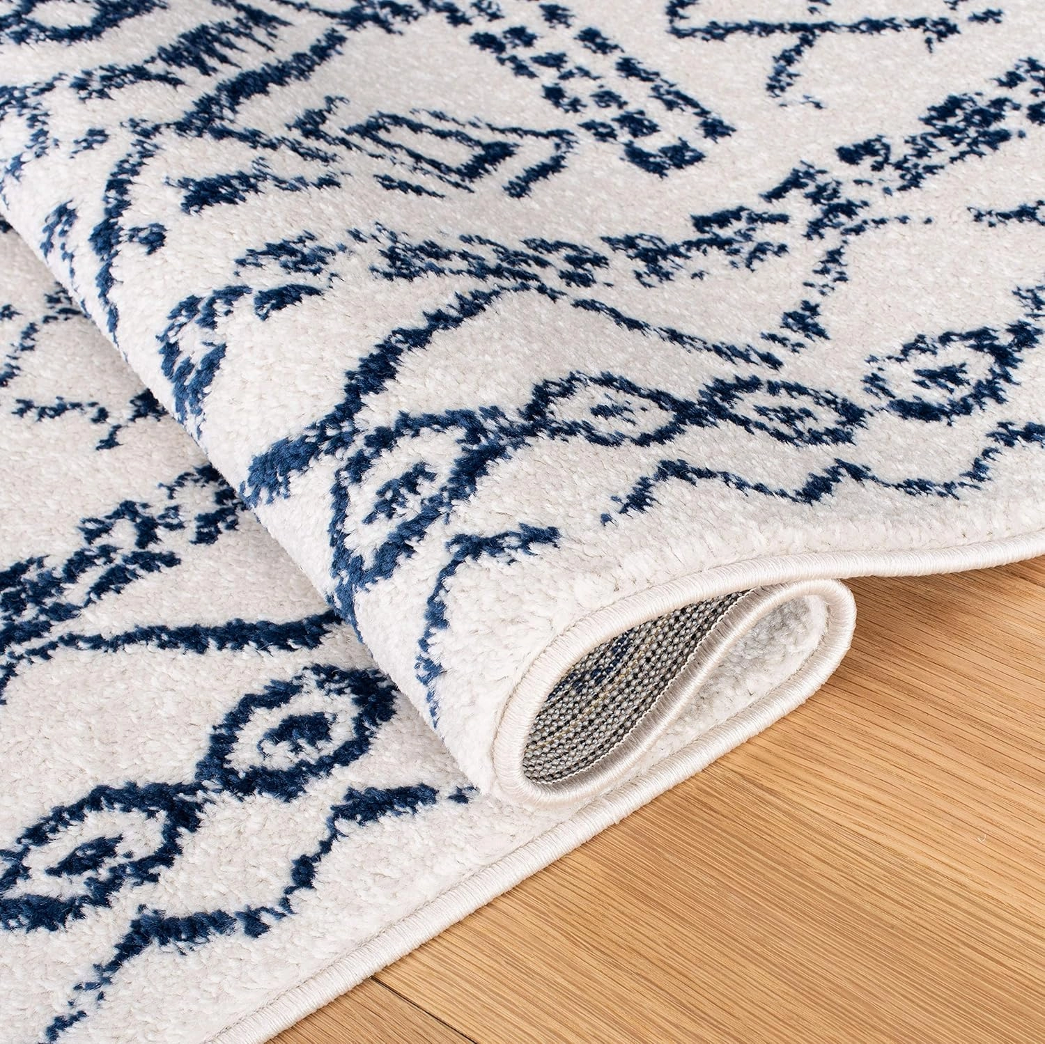 SAFAVIEH Area Rug 8x10 - Tulum Collection - Large - Ivory & Navy, Moroccan Boho Distressed Design, Non-Shedding & Easy Cleaning, Ideal for Living Room, Bedroom, Office, Dining Space (TUL268C)