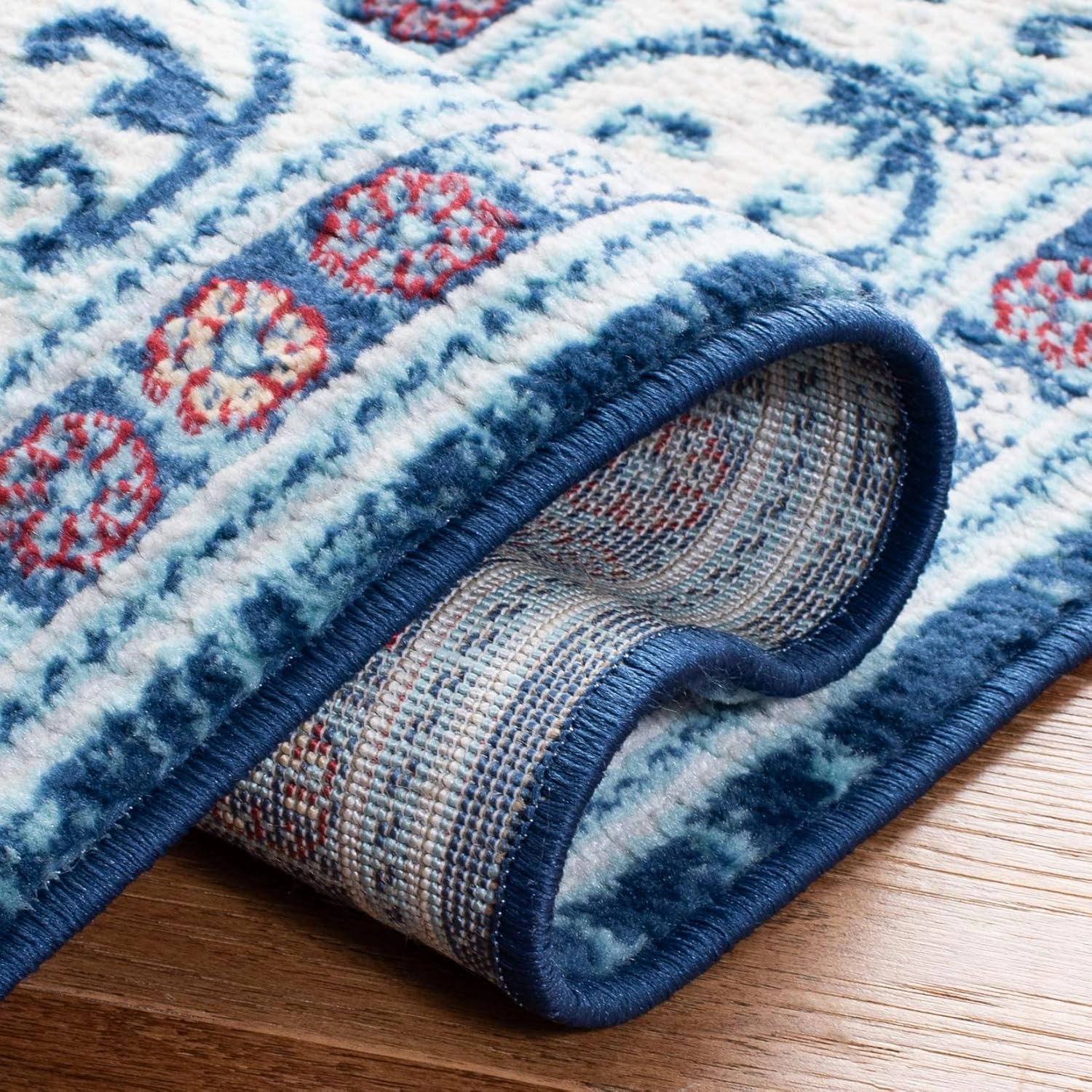 SAFAVIEH Brentwood Collection 6' x 9' Navy / Red BNT870N Oriental Damask Trellis Non-Shedding Living Room Bedroom Dining Home Office Area Rug