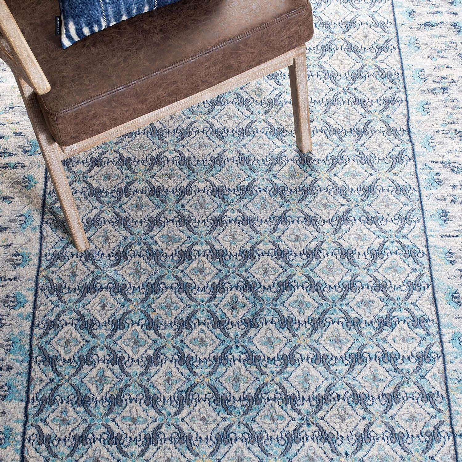 SAFAVIEH Brentwood Collection 8' x 10' Ivory / Aqua BNT899A Traditional Oriental Distressed Non-Shedding Living Room Bedroom Dining Home Office Area Rug