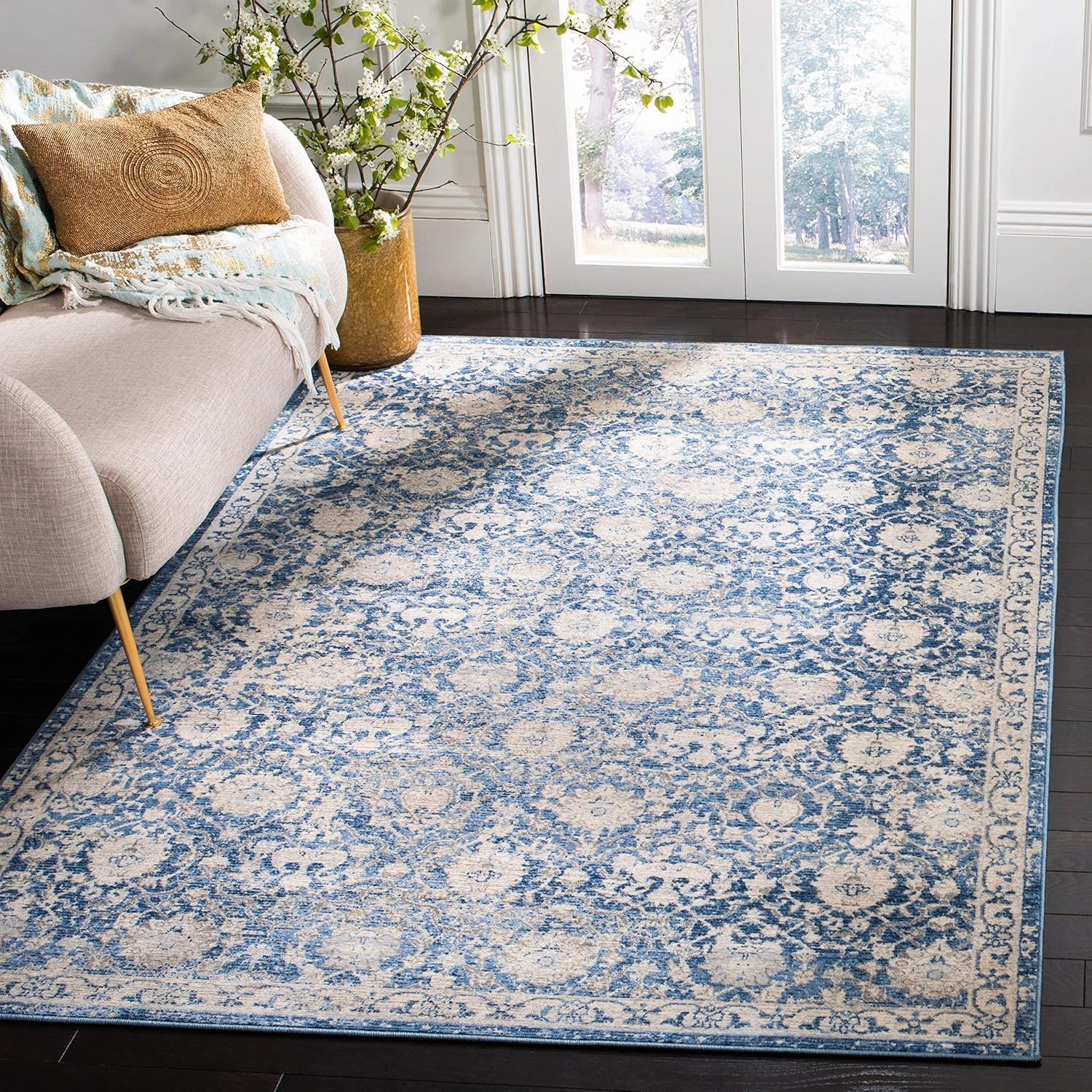 SAFAVIEH Brentwood Collection Area Rug - 5' Square, Navy & Creme, Floral Distressed Design, Non-Shedding & Easy Care, Ideal for High Traffic Areas in Living Room, Bedroom (BNT896N)