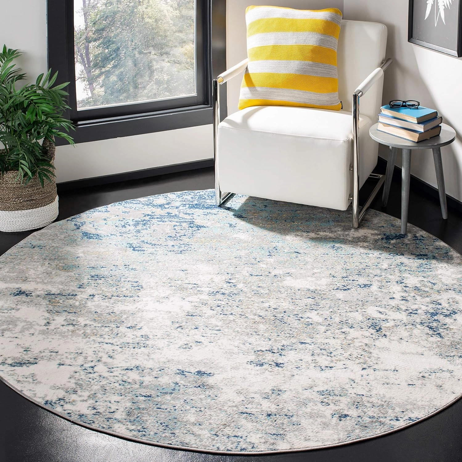 SAFAVIEH Brentwood Collection Area Rug - 9' Round, Light Grey & Blue, Modern Abstract Design, Non-Shedding & Easy Care, Ideal for High Traffic Areas in Living Room, Bedroom (BNT822F)