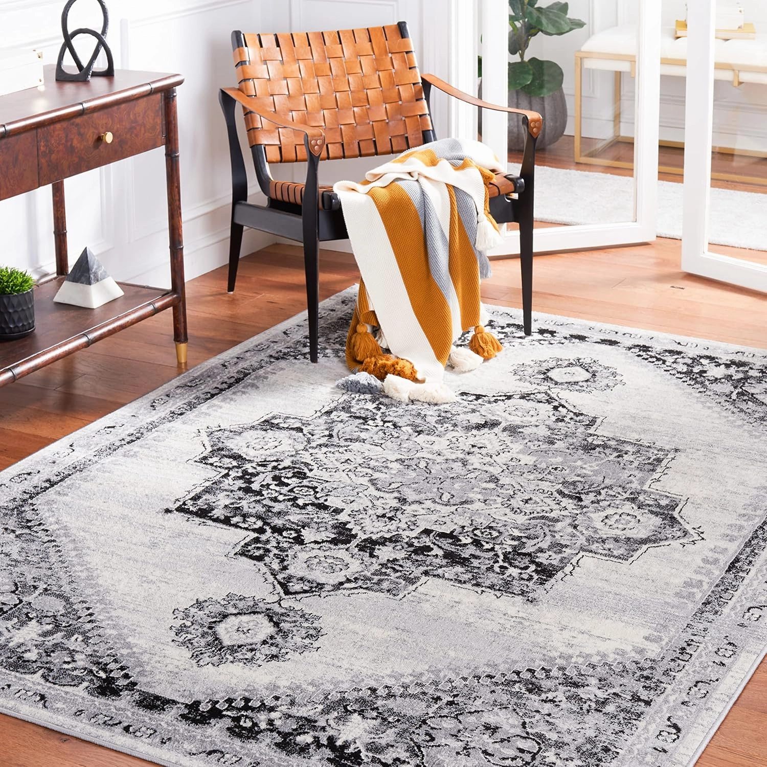 Safavieh Brentwood Collection Area Rug - 9' x 12', Grey & Black, Oriental Medallion Design, Non-Shedding & Easy Care, Ideal for High Traffic Areas in Living Room, Bedroom (BNT885F)