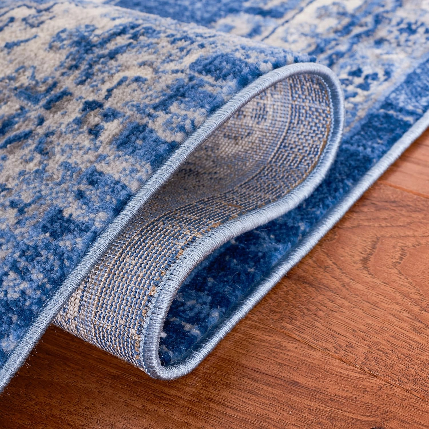 Safavieh Brentwood Collection Area Rug - 9' x 12', Ivory & Blue, Oriental Medallion Design, Non-Shedding & Easy Care, Ideal for High Traffic Areas in Living Room, Bedroom (BNT885A)