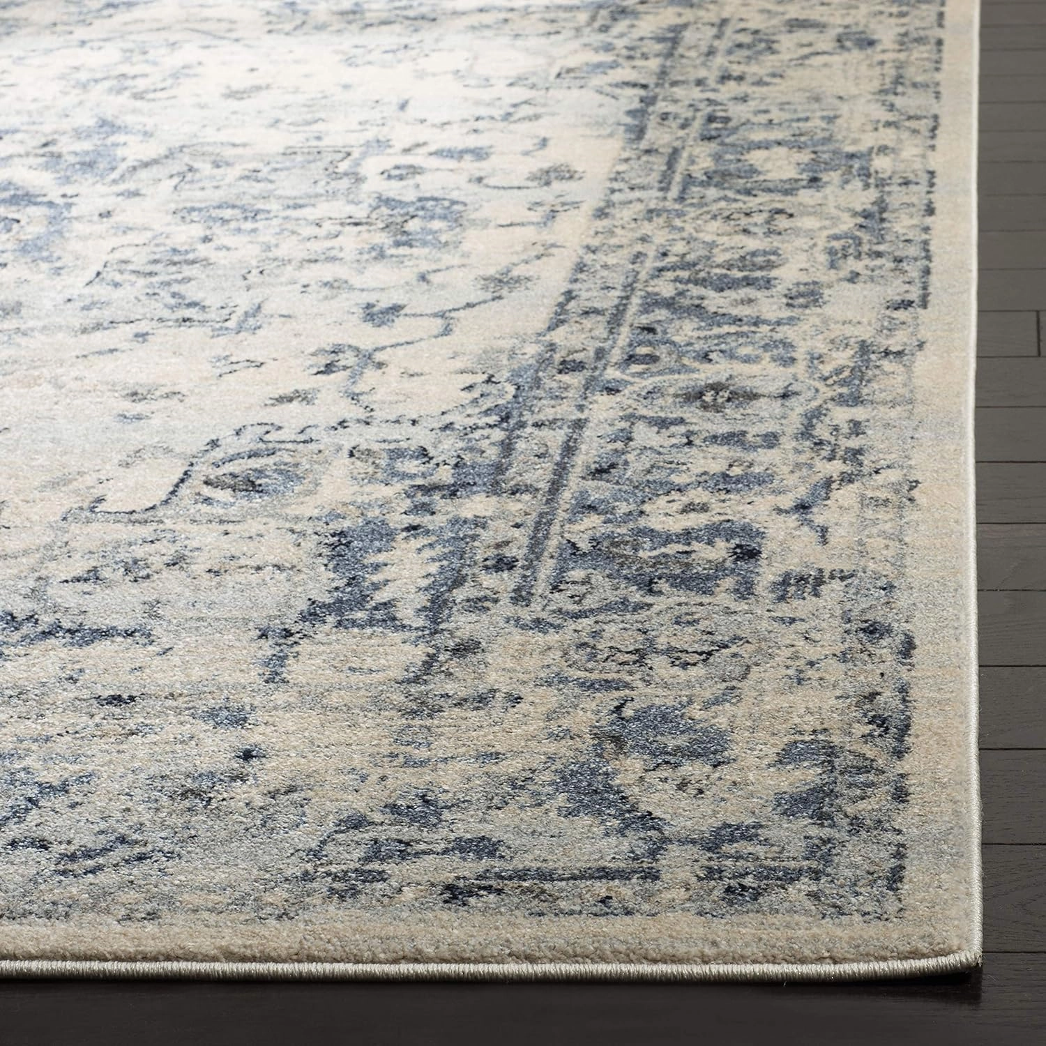 SAFAVIEH Charleston Collection Area Rug - 6' x 9', Ivory & Navy, Oriental Distressed Design, Non-Shedding & Easy Care, Ideal for High Traffic Areas in Living Room, Bedroom (CHL411A)