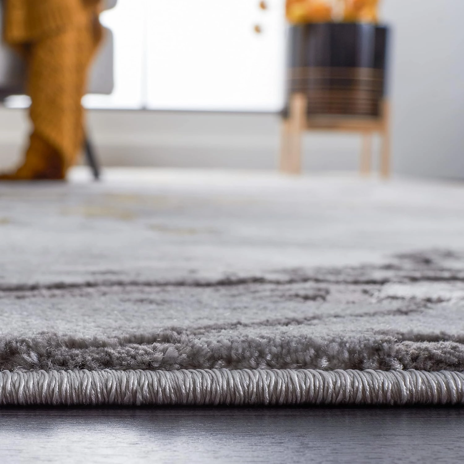 SAFAVIEH Craft Collection Area Rug - 8' x 10', Grey & Gold, Modern Abstract Design, Non-Shedding & Easy Care, Ideal for High Traffic Areas in Living Room, Bedroom (CFT860F)