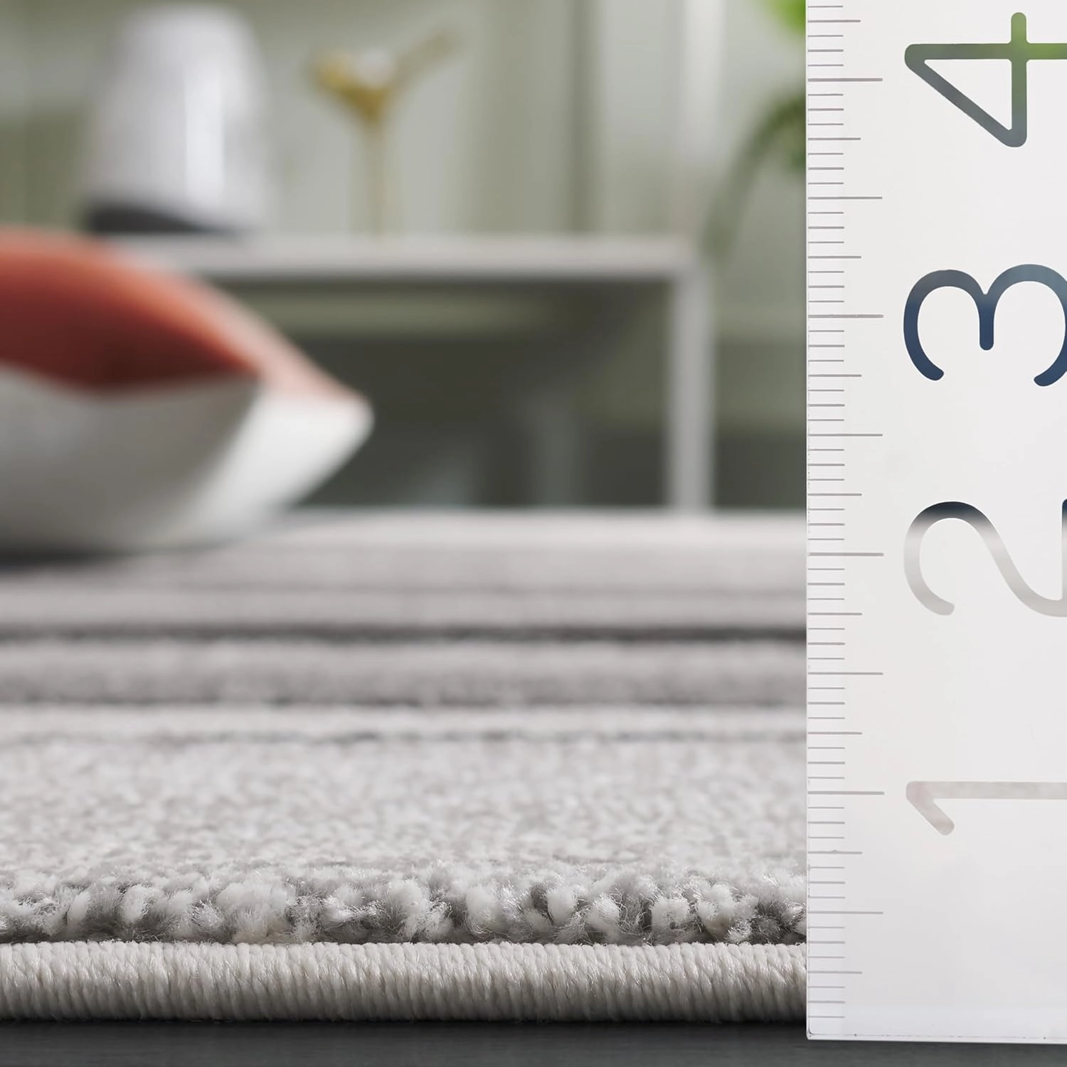 SAFAVIEH Hollywood Collection Area Rug - 6'7" x 9', Ivory & Grey, Mid-Century Modern Design, Non-Shedding & Easy Care, Ideal for High Traffic Areas in Living Room, Bedroom, Dining (HLW703D-6)