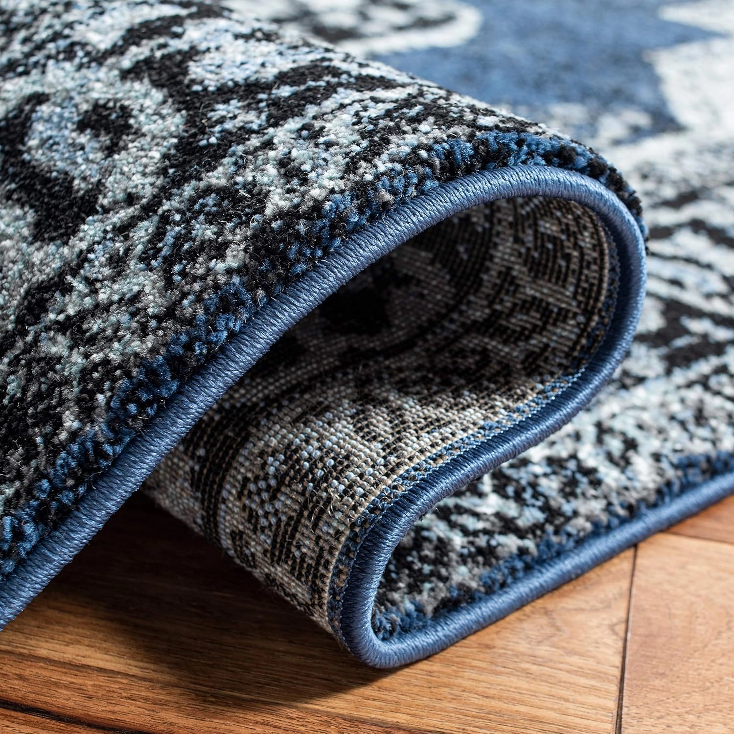 SAFAVIEH Vintage Hamadan Collection Accent Rug - 2'3" x 4', Blue & Grey, Oriental Persian Design, Non-Shedding & Easy Care, Ideal for High Traffic Areas in Entryway, Living Room, Bedroom (VTH219M)