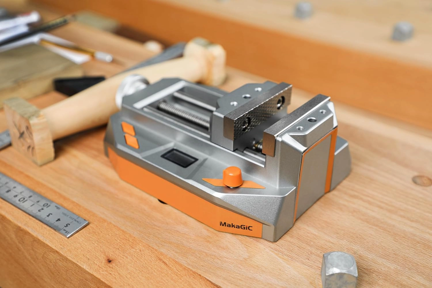 Smart Vise – Desktop Mini Vise for Soldering, Crafts, DIY Projects – Adjustable Grip, Ideal for Electronics and Small Repairs