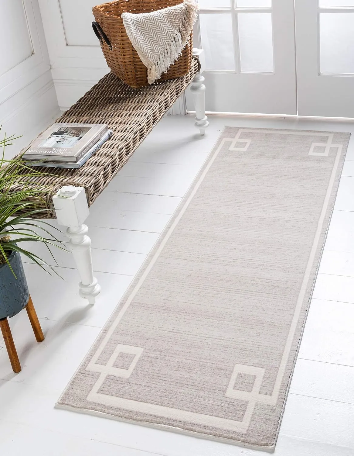 Unique Loom Jill Zarin Uptown Collection Area Rug - Lenox Hill (2' 2' x 6' 1' Runner, Beige/ Ivory)