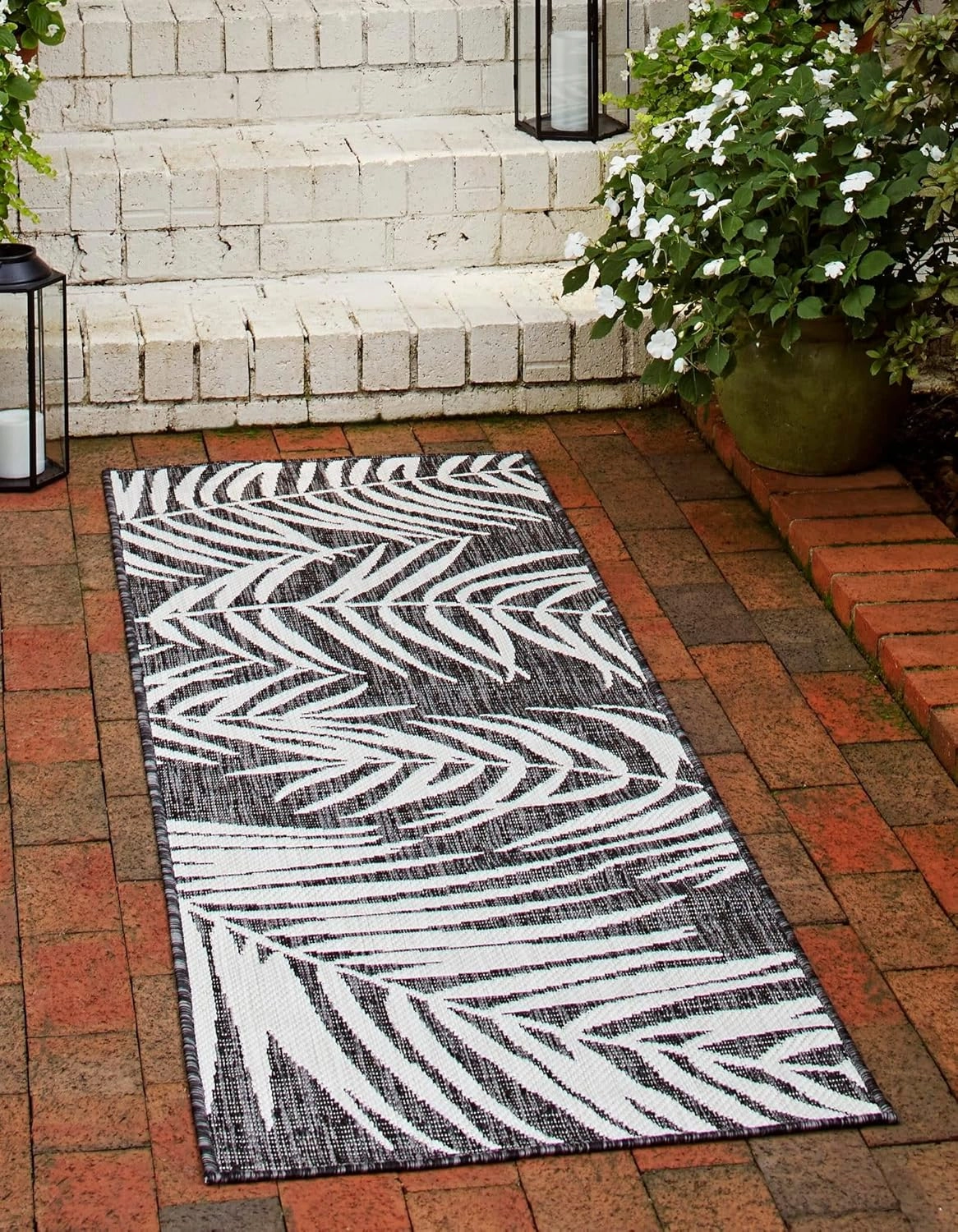 Unique Loom Outdoor Botanical Collection Area Rug - Palm (2' x 6' 1" Runner, Charcoal/ Ivory)